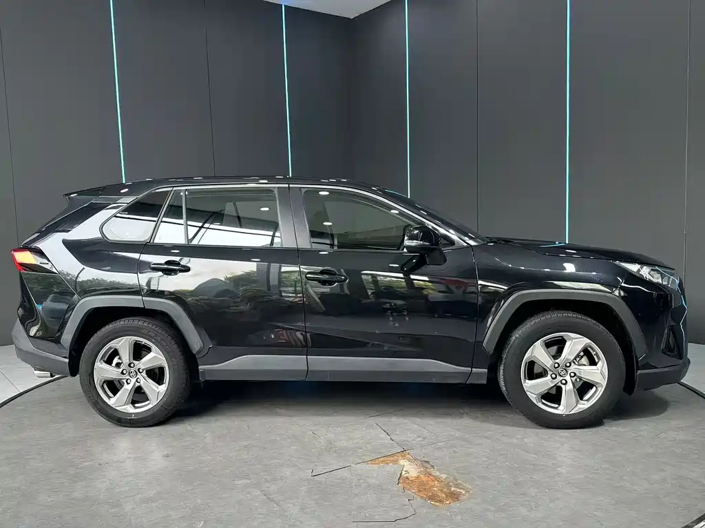 Toyota RAV4 2022 2.0L CVT Plus