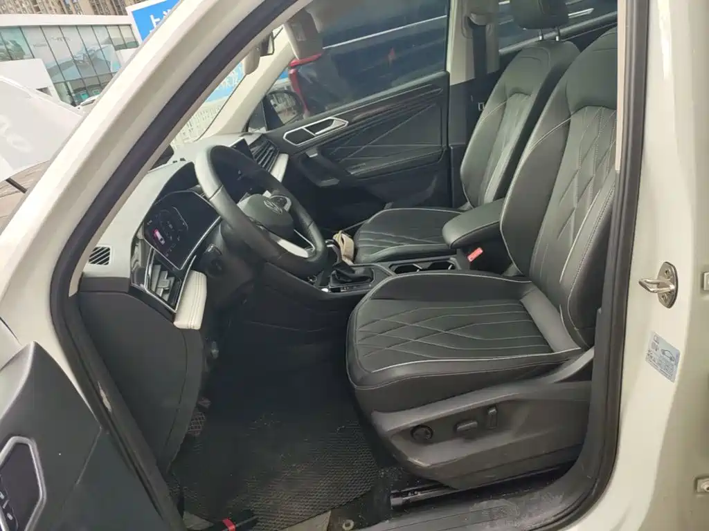 Volkswagen Tiguan L — миниатюра 15
