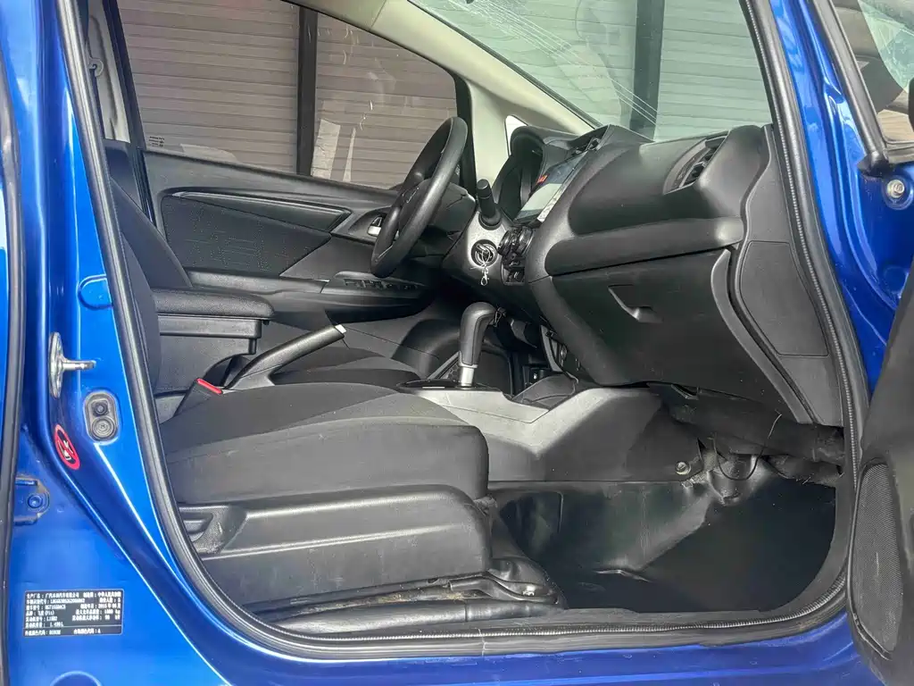 Honda Fit — миниатюра 7