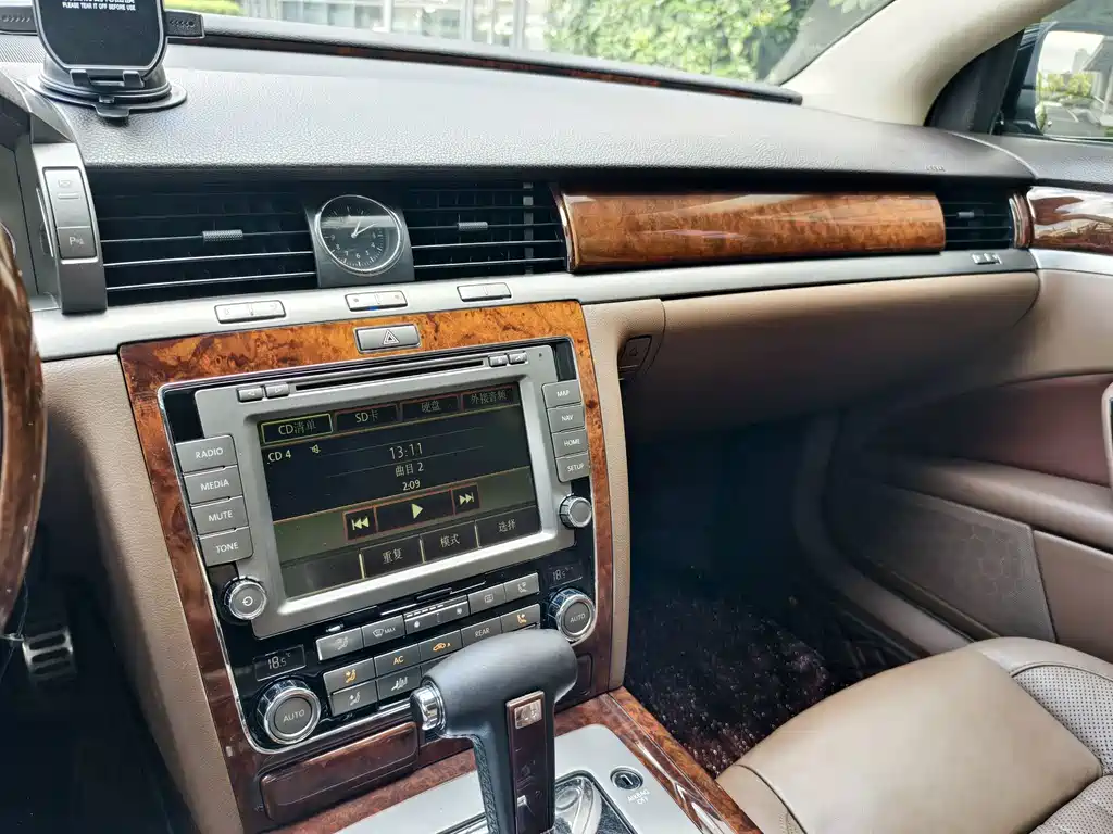 Volkswagen Phaeton — миниатюра 23