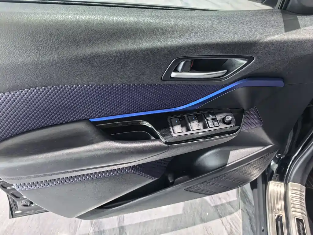 Toyota C-HR — миниатюра 5