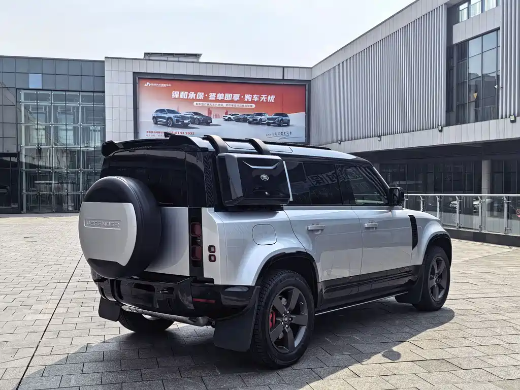 Land Rover Defender — миниатюра 20