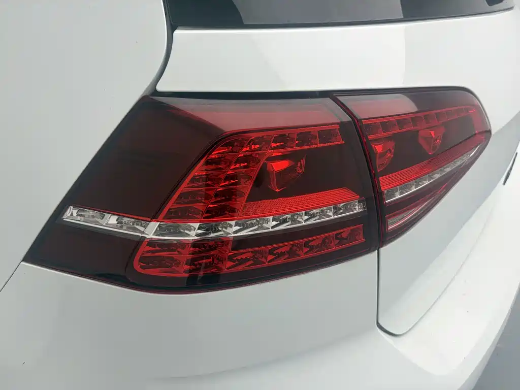 Volkswagen Golf 2017 230TSI AT Comfort