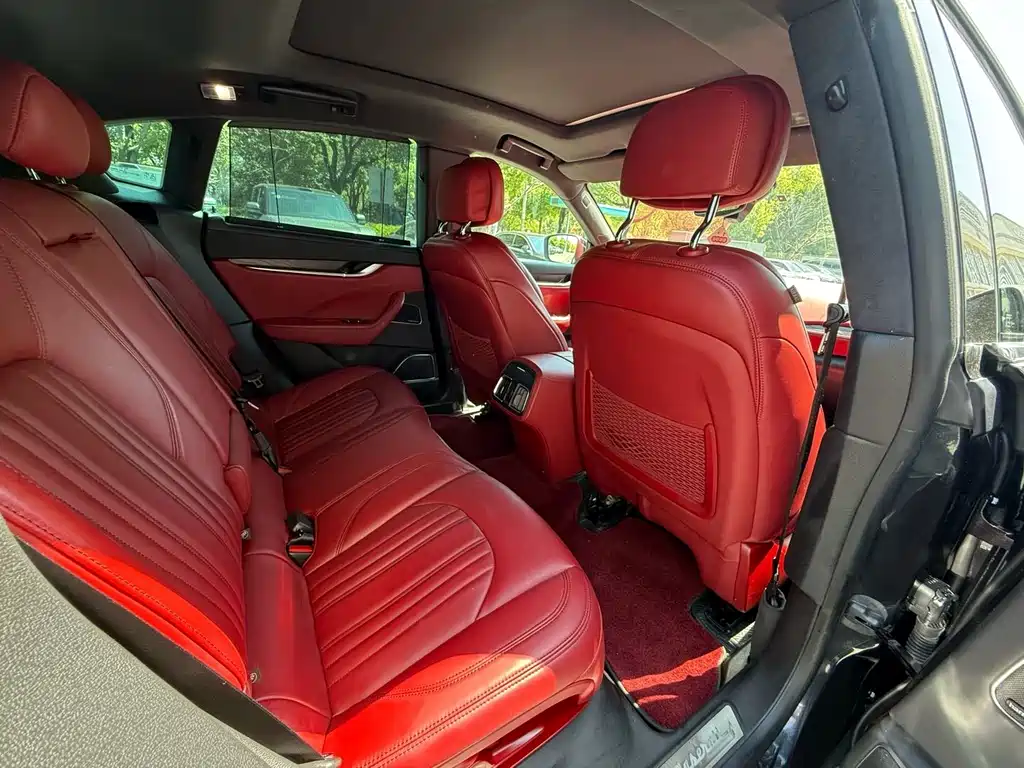 Maserati Levante — миниатюра 7