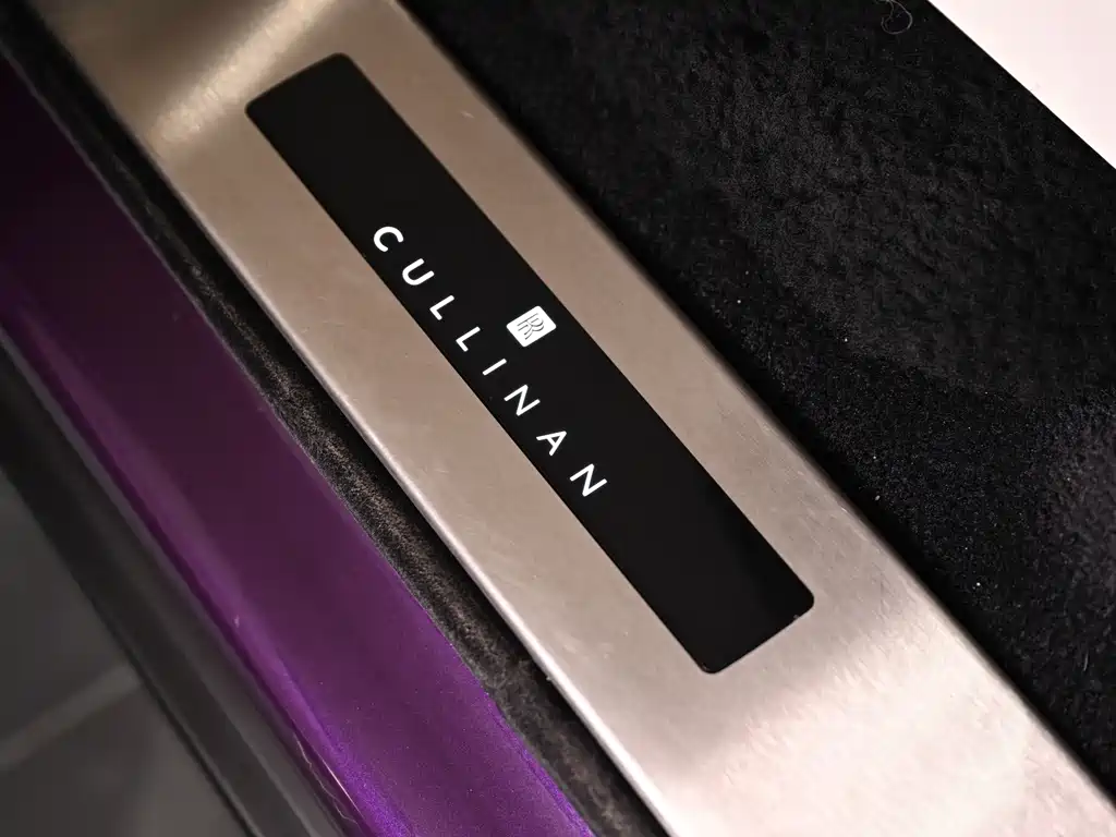 Rolls-Royce Cullinan — миниатюра 20
