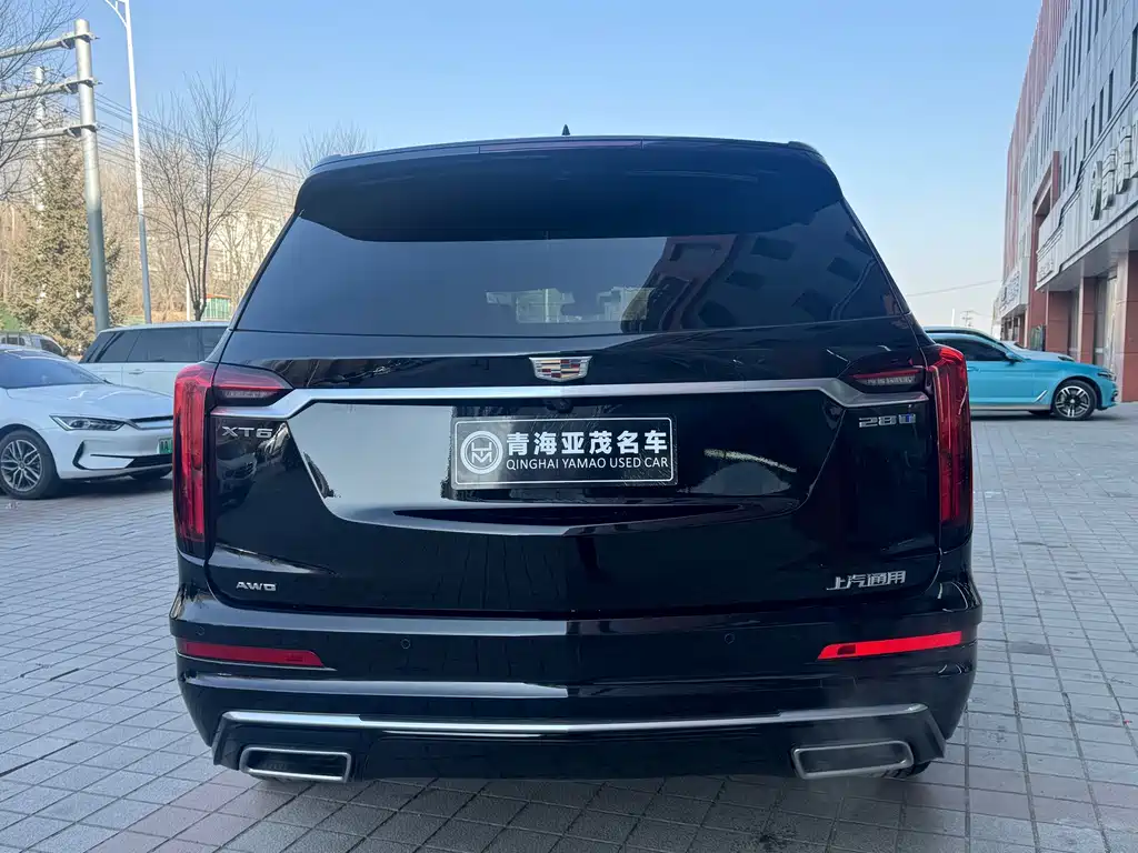 CADILLAC XT6
