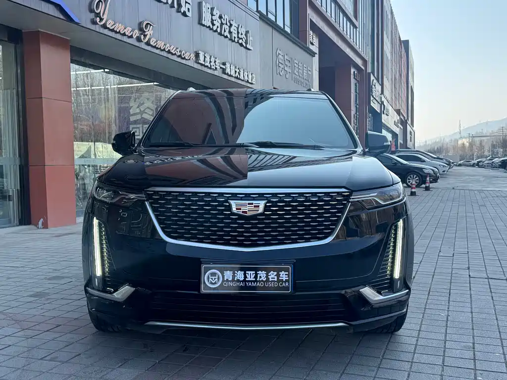 CADILLAC XT6
