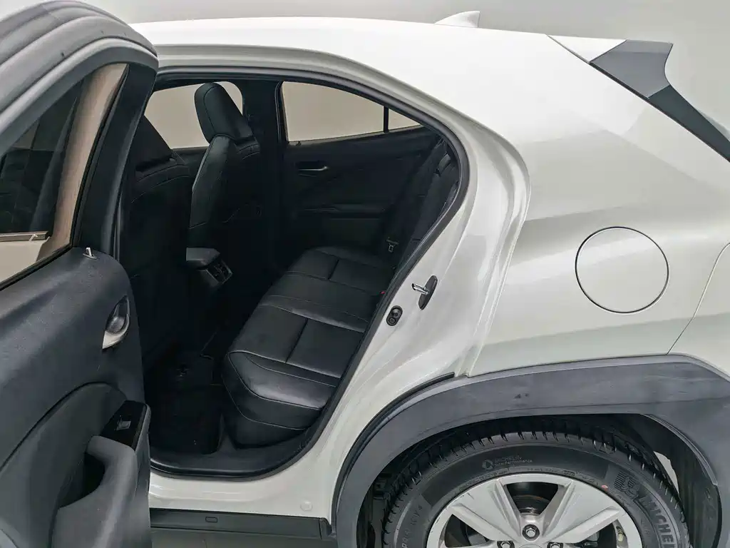 Lexus UX — миниатюра 16