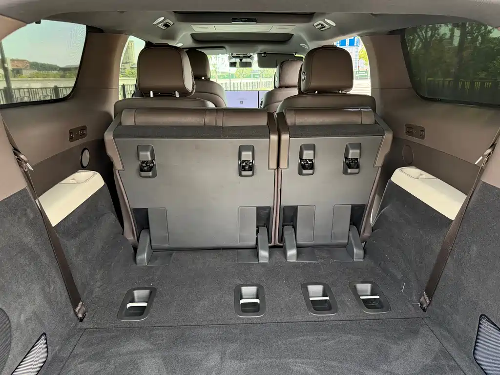 Li Auto Li MEGA — миниатюра 17
