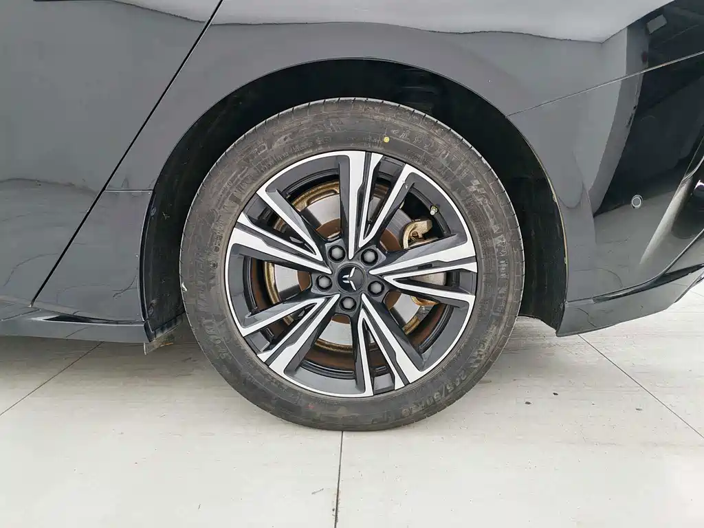 Hongqi Hongqi EH7 — миниатюра 17