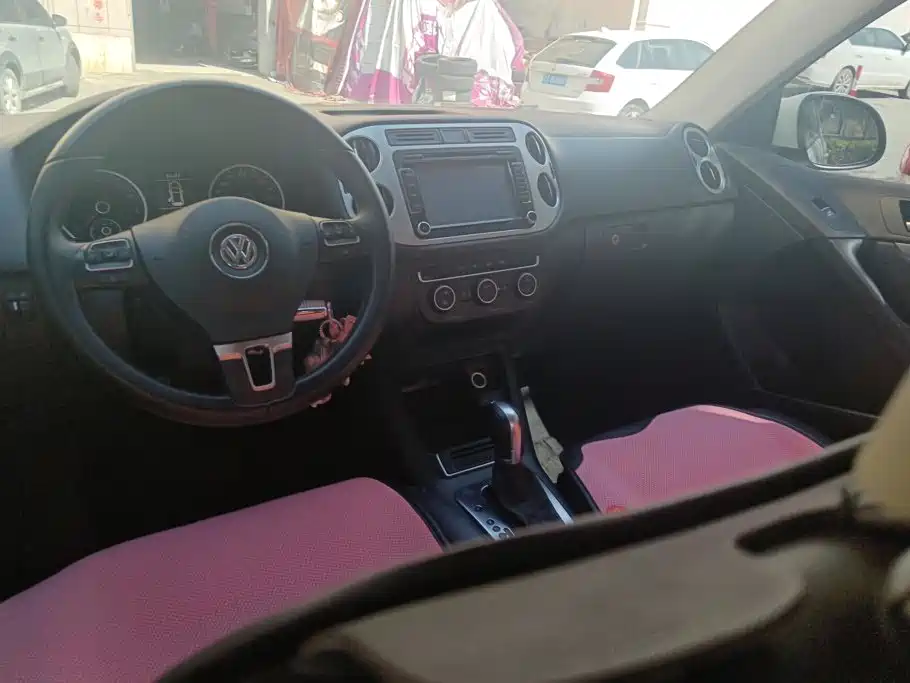 Volkswagen Tiguan — миниатюра 12