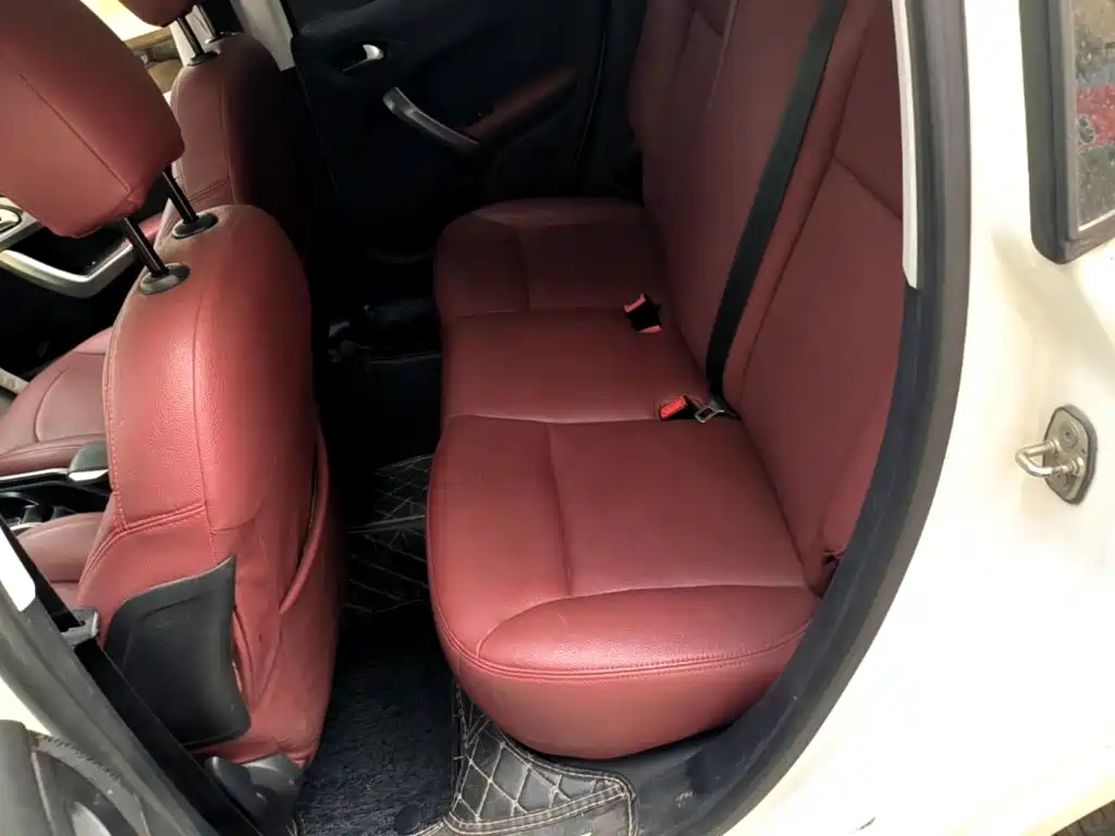 Peugeot 2008 — миниатюра 17