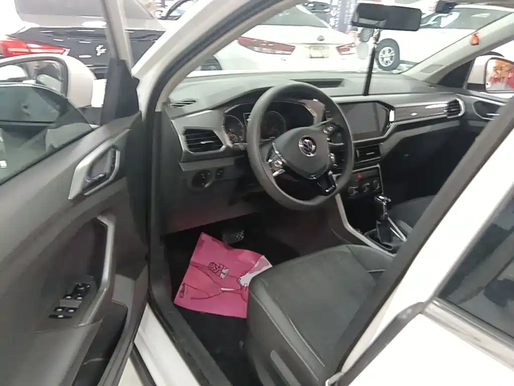 Volkswagen T-Cross — миниатюра 16