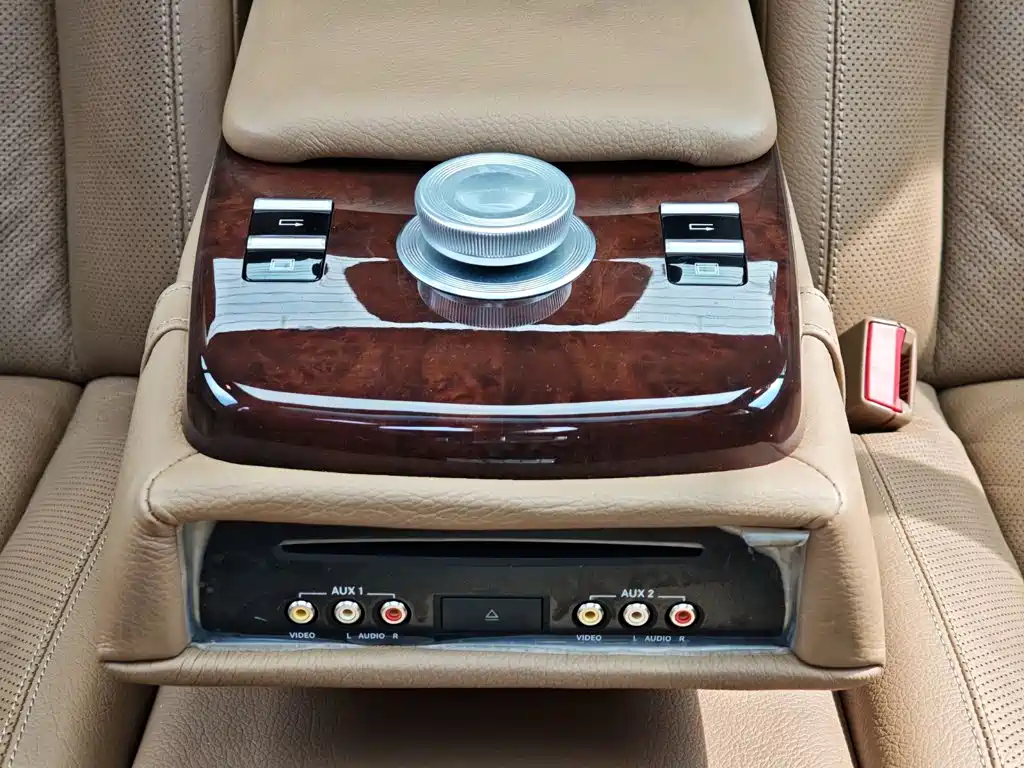 Mercedes-Benz S-Class — миниатюра 29