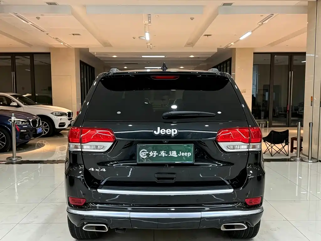 Jeep Grand Cherokee (Import) — миниатюра 17