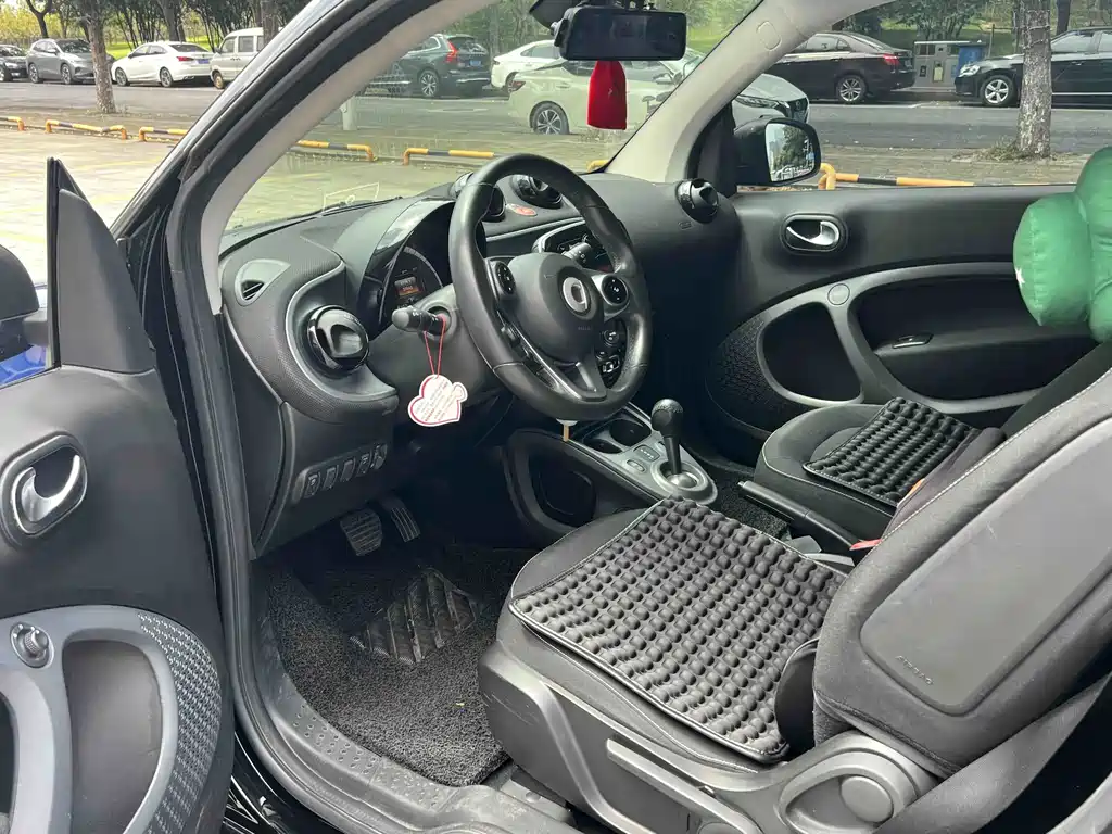 smart Smart Fortwo — миниатюра 4