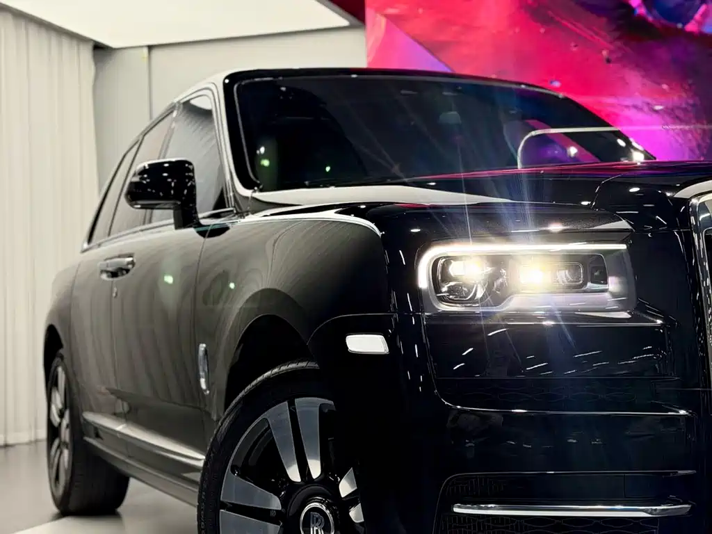 Rolls-Royce Cullinan 2024 мест