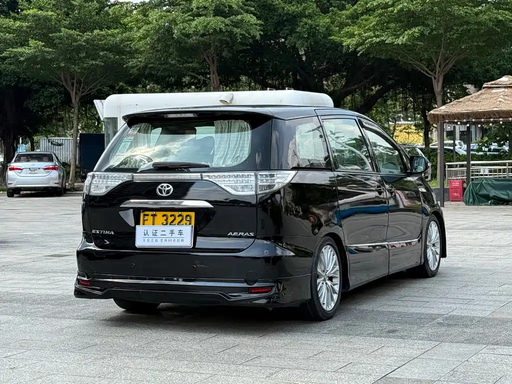 Toyota Previa — миниатюра 10