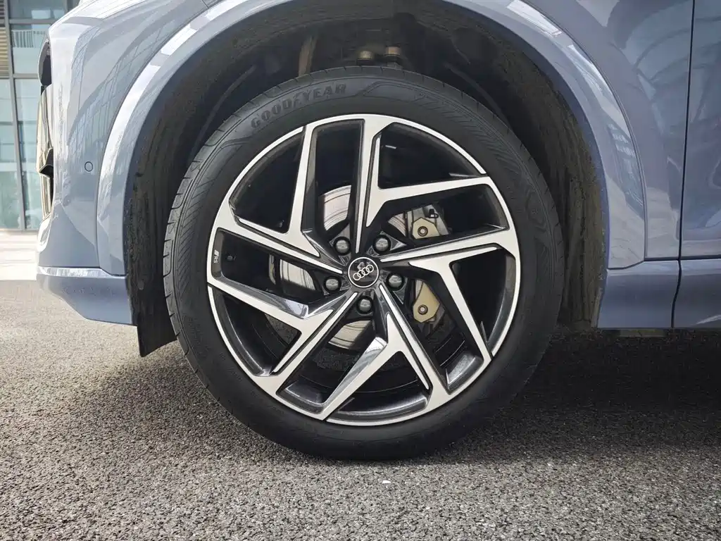 Audi Q6L e-tron — миниатюра 14