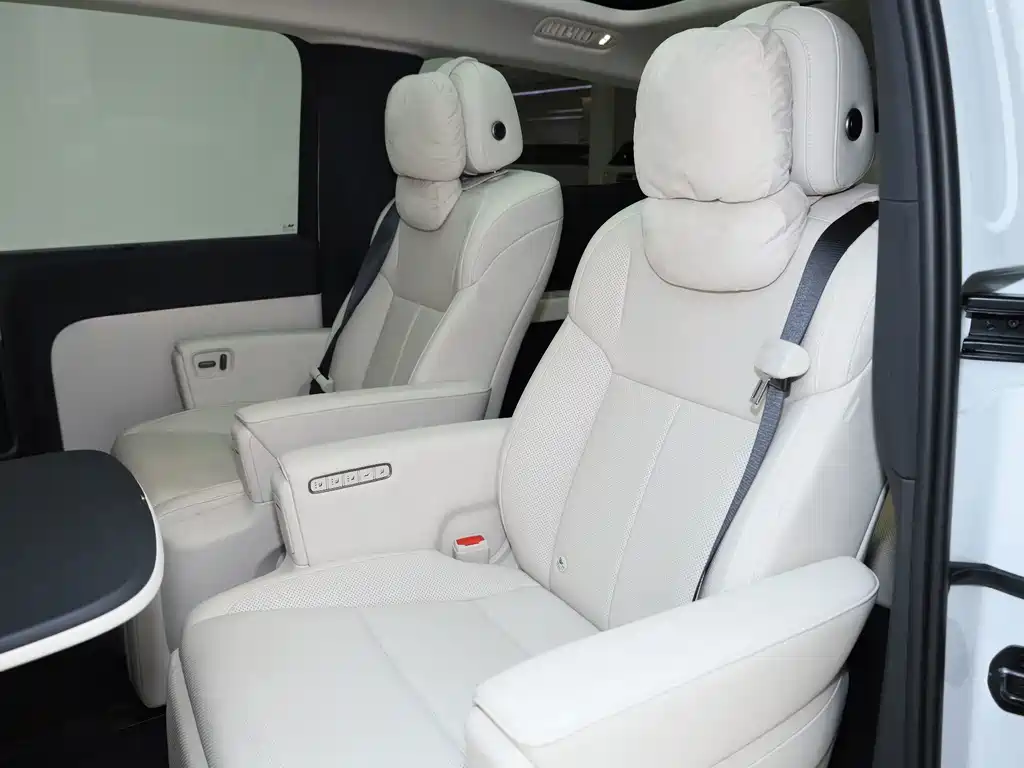 Li Auto Li MEGA — миниатюра 10
