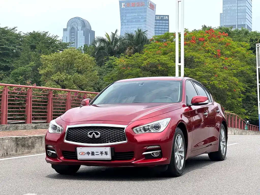Infiniti Q50 2015