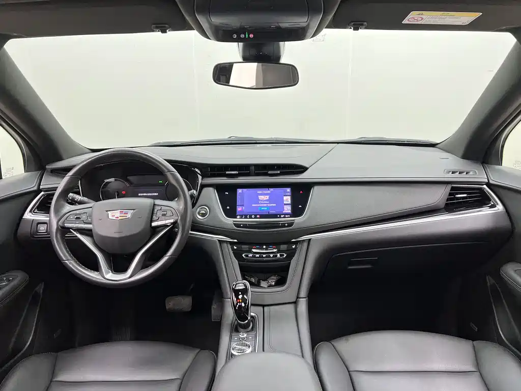 CADILLAC XT6