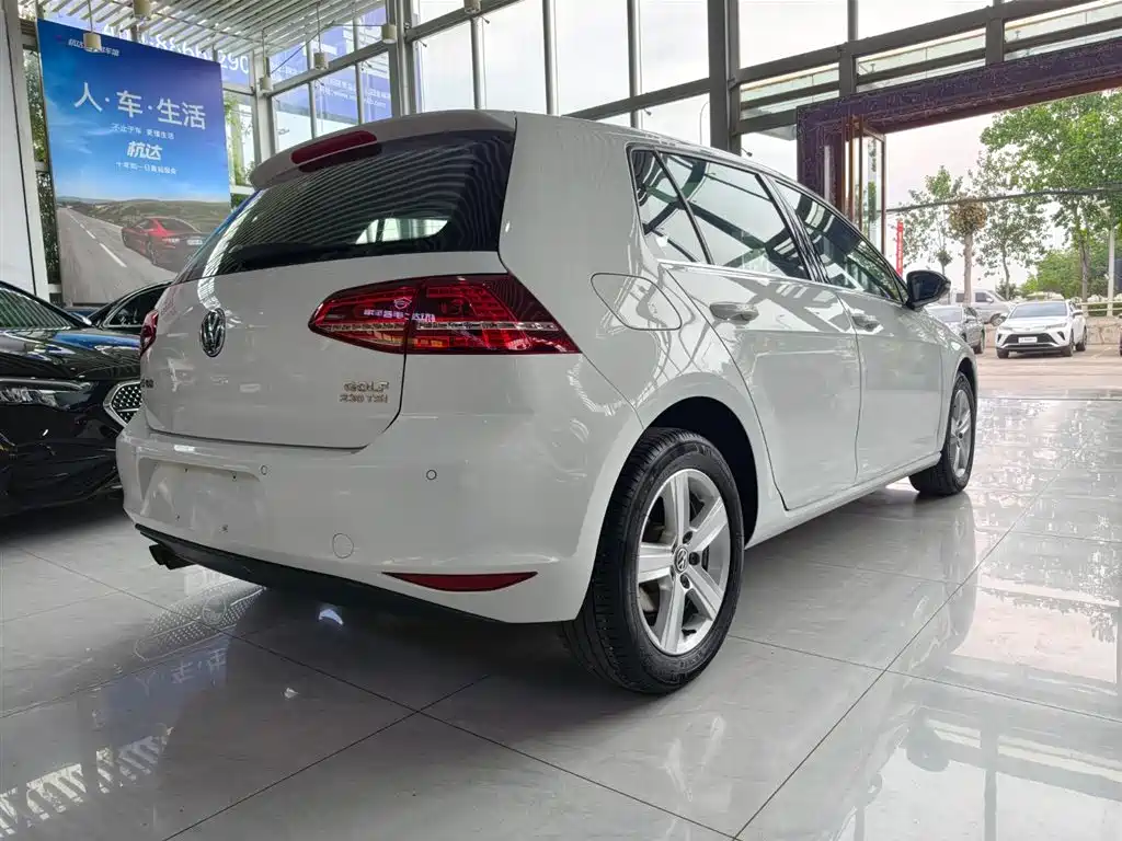Volkswagen Golf 2017 230TSI AT Comfort
