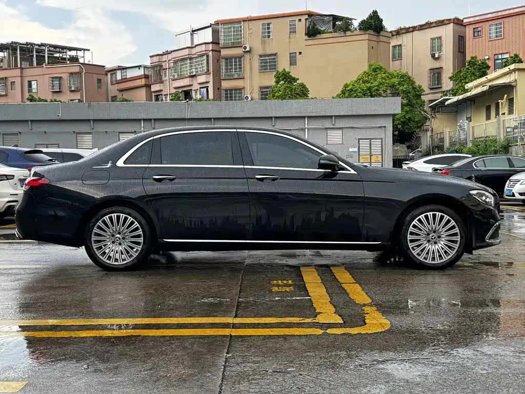 Mercedes-Benz E-Class — миниатюра 4