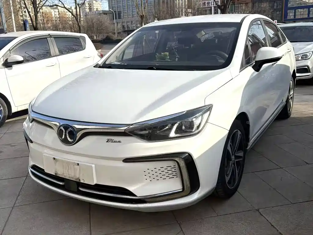 2019 BAIC EU5 - zdjęcie 1 z 14