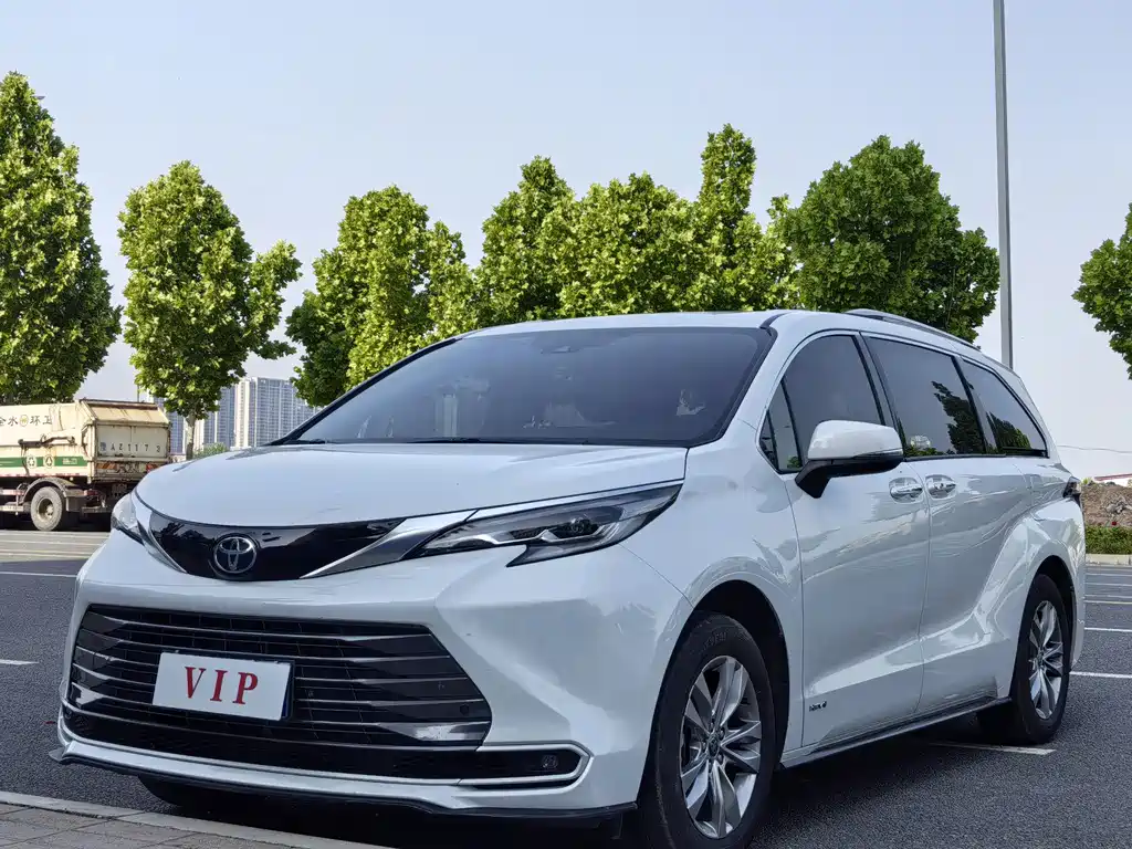 Toyota Sienna 2024