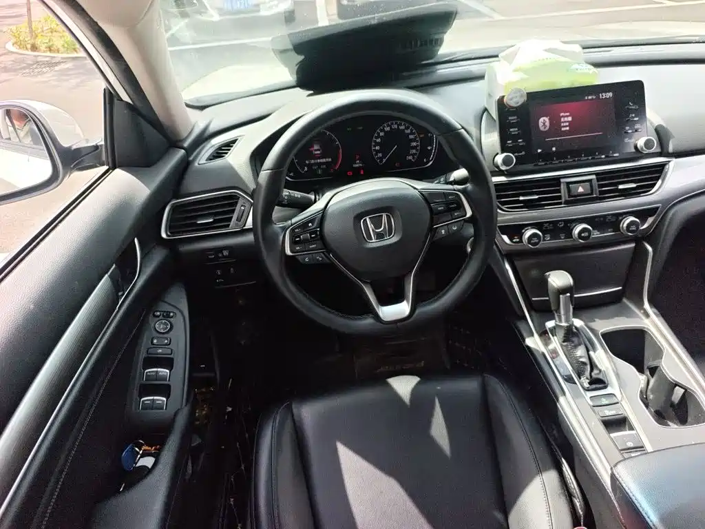 Honda Accord — миниатюра 11