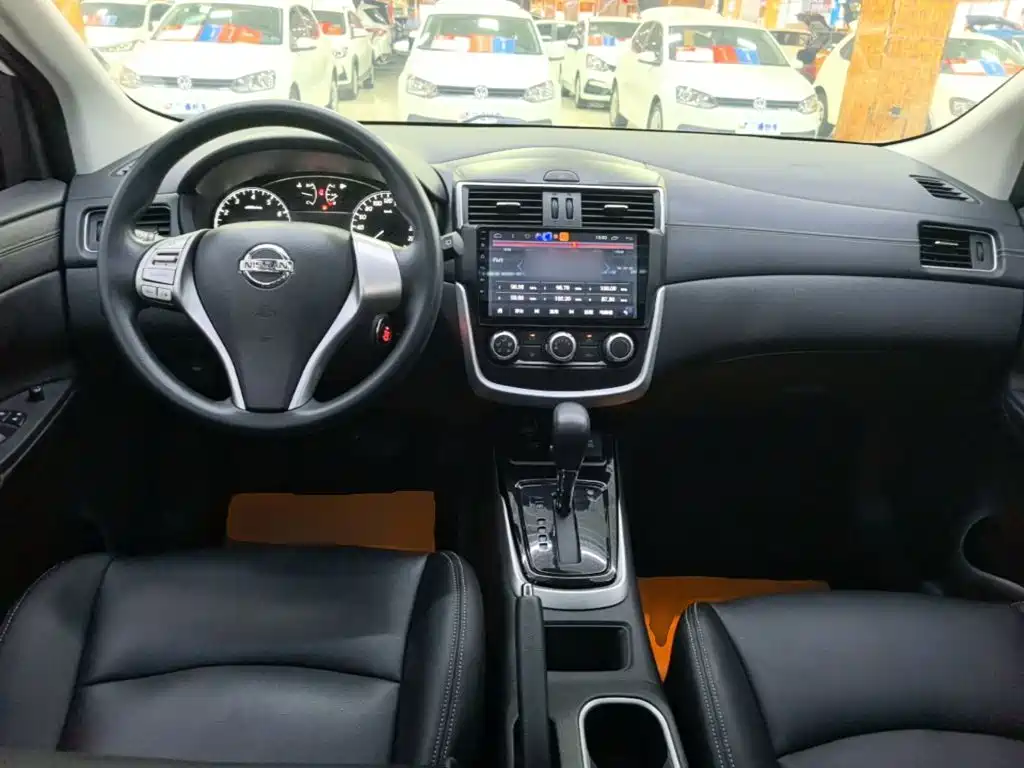 Nissan Tiida — миниатюра 10