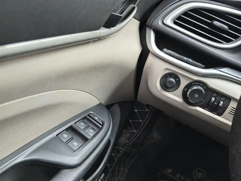 Buick Excelle — миниатюра 18