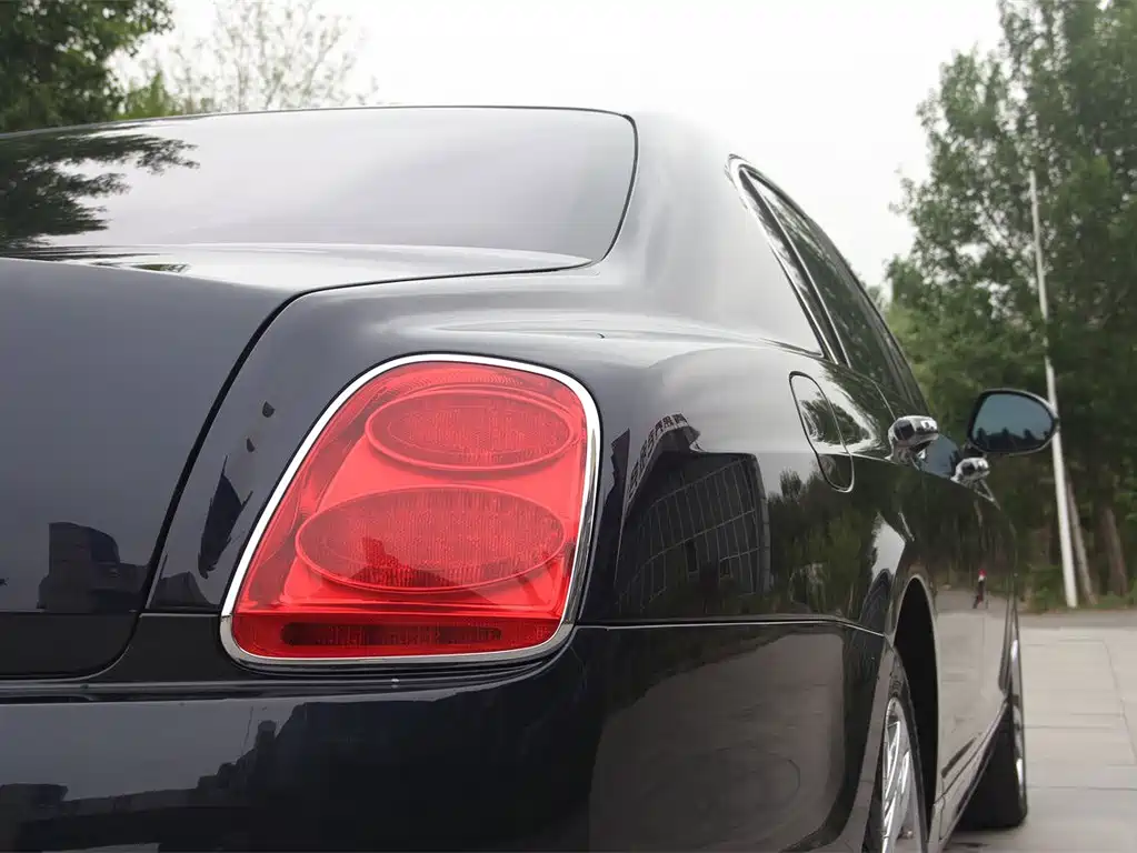 Bentley Flying Spur — миниатюра 13