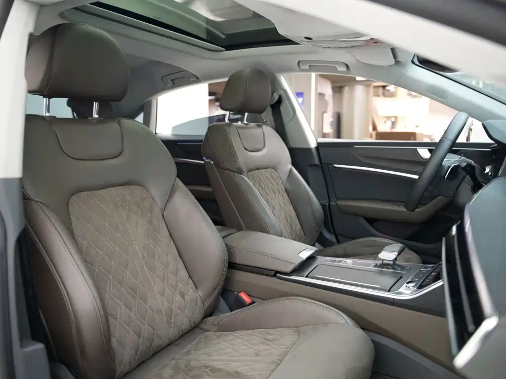 Audi A7L — миниатюра 10