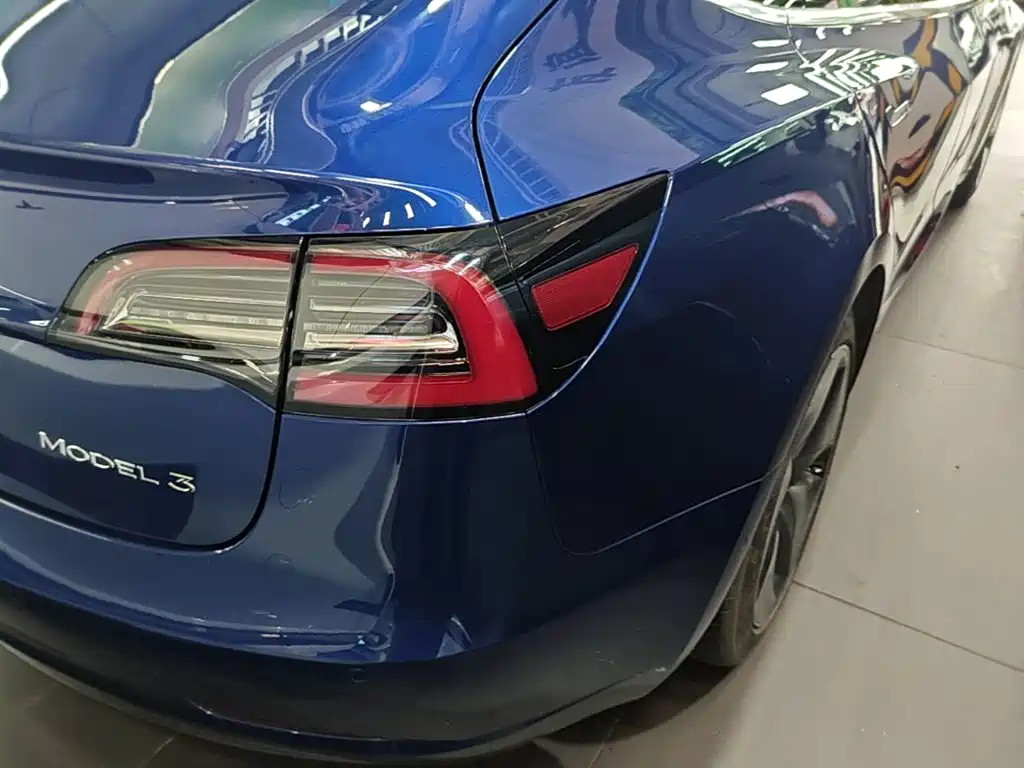 Tesla Model 3 — миниатюра 8