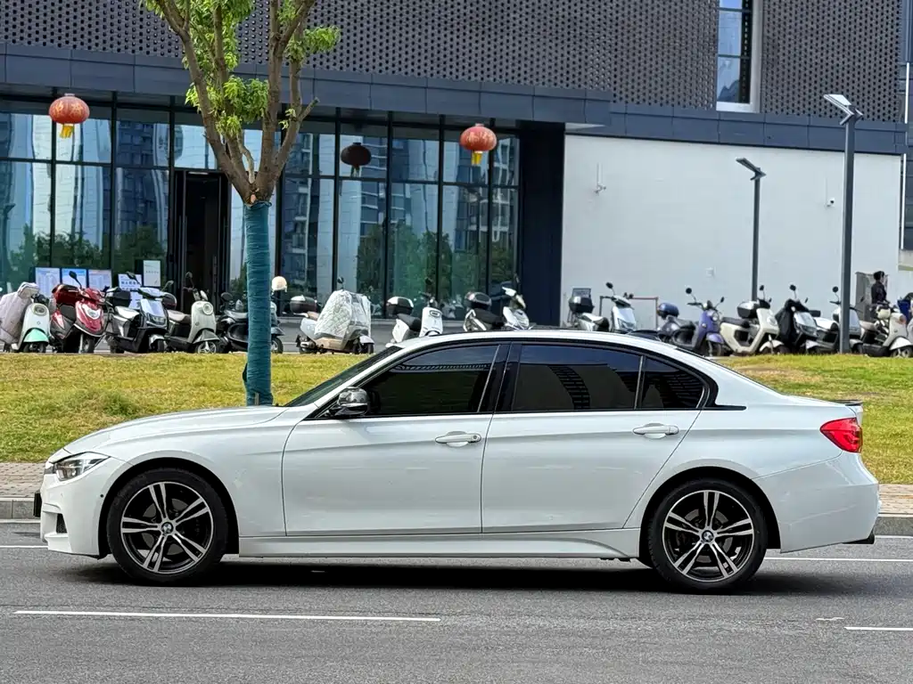 BMW 3 Series — миниатюра 8