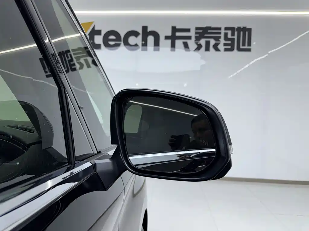Toyota Alphard — миниатюра 15