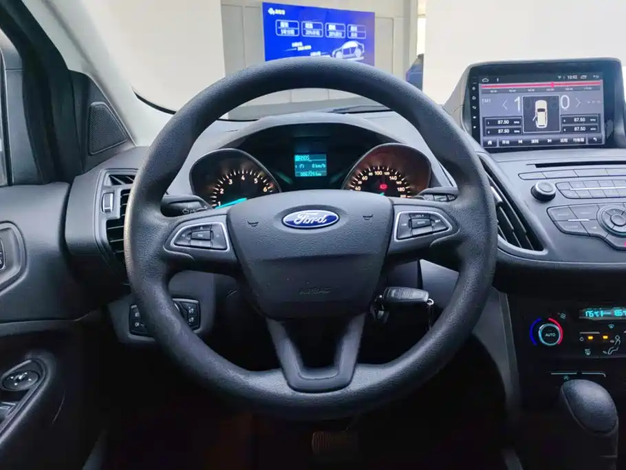 Ford Kuga — миниатюра 15