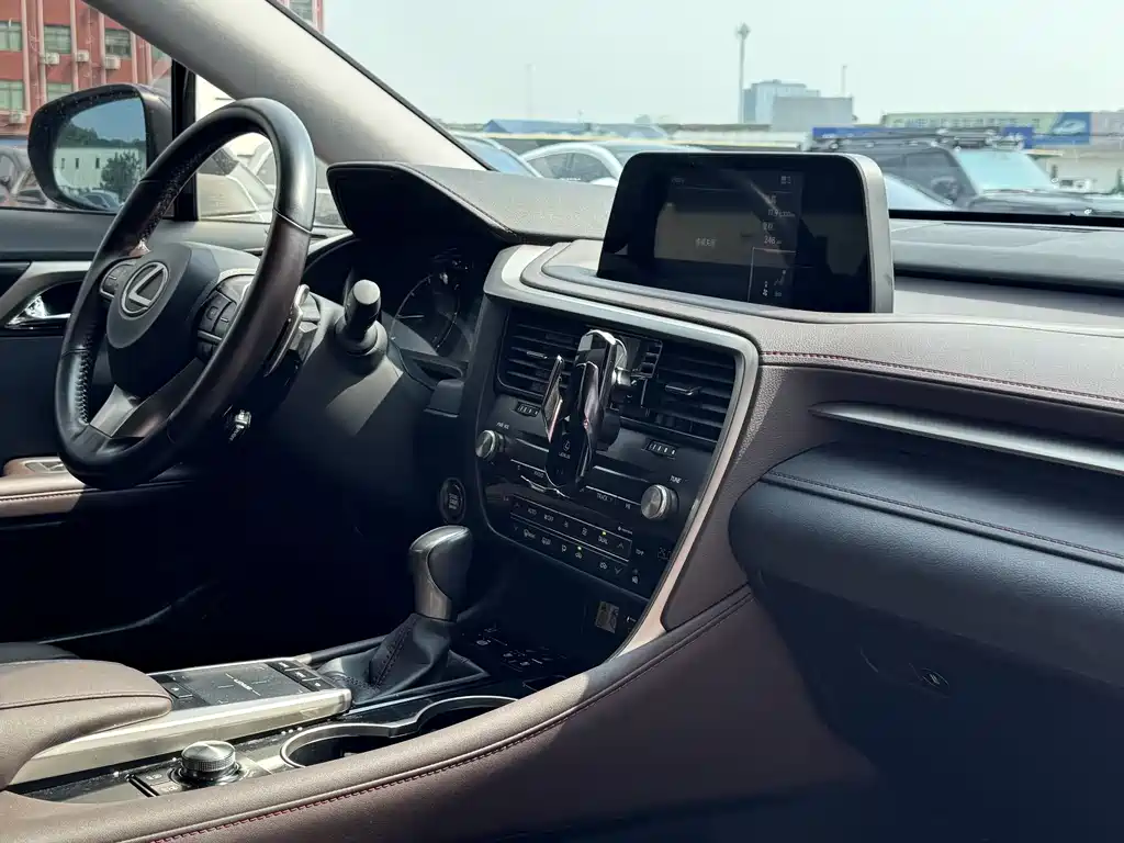 Lexus RX — миниатюра 5