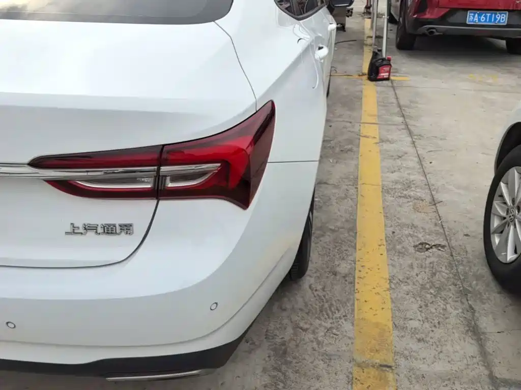 Buick Verano — миниатюра 8