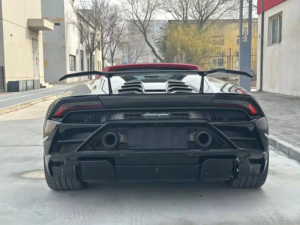 LAMBORGHINI HURACÁN
