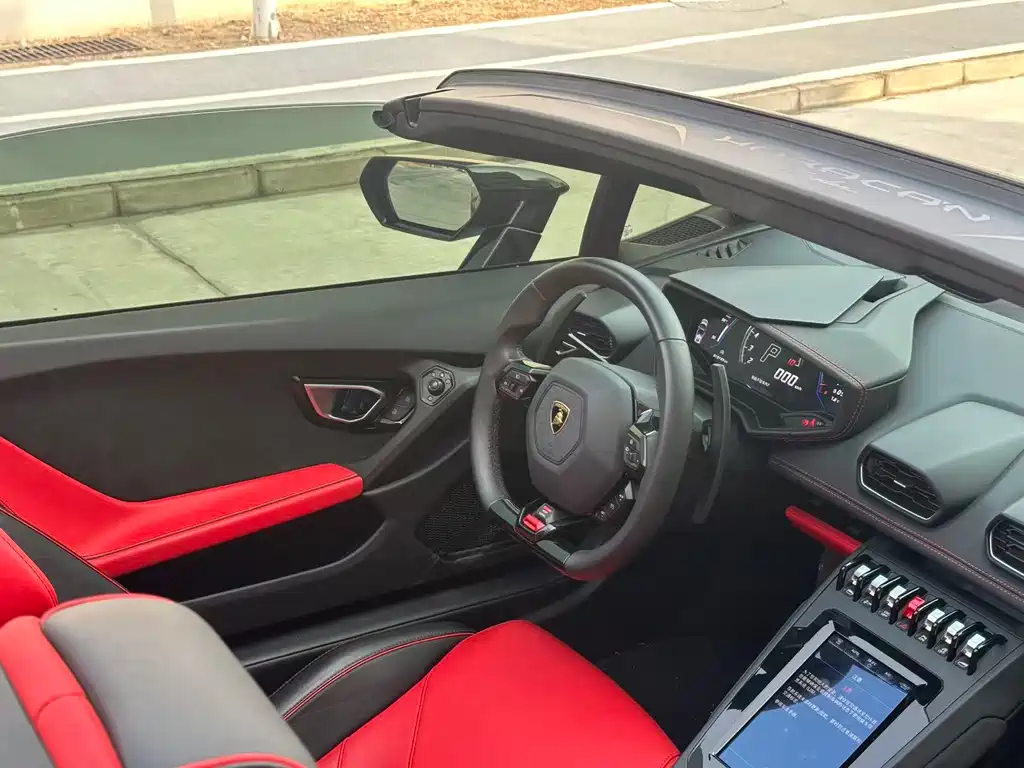 LAMBORGHINI HURACÁN