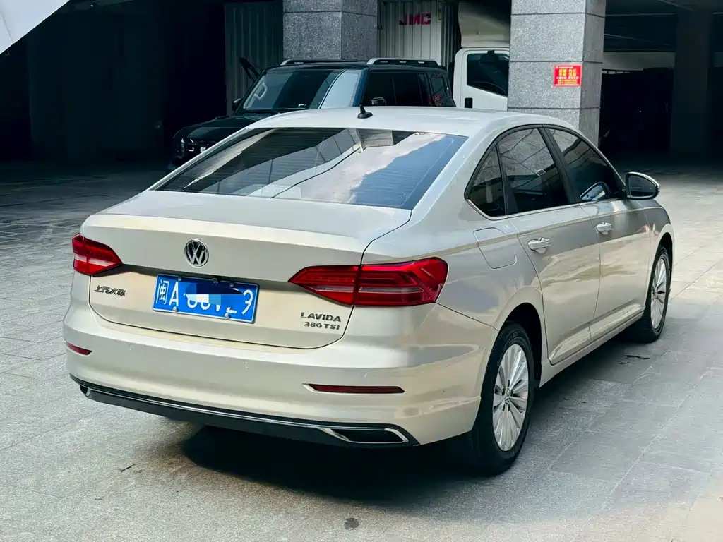 Volkswagen Lavida — миниатюра 9