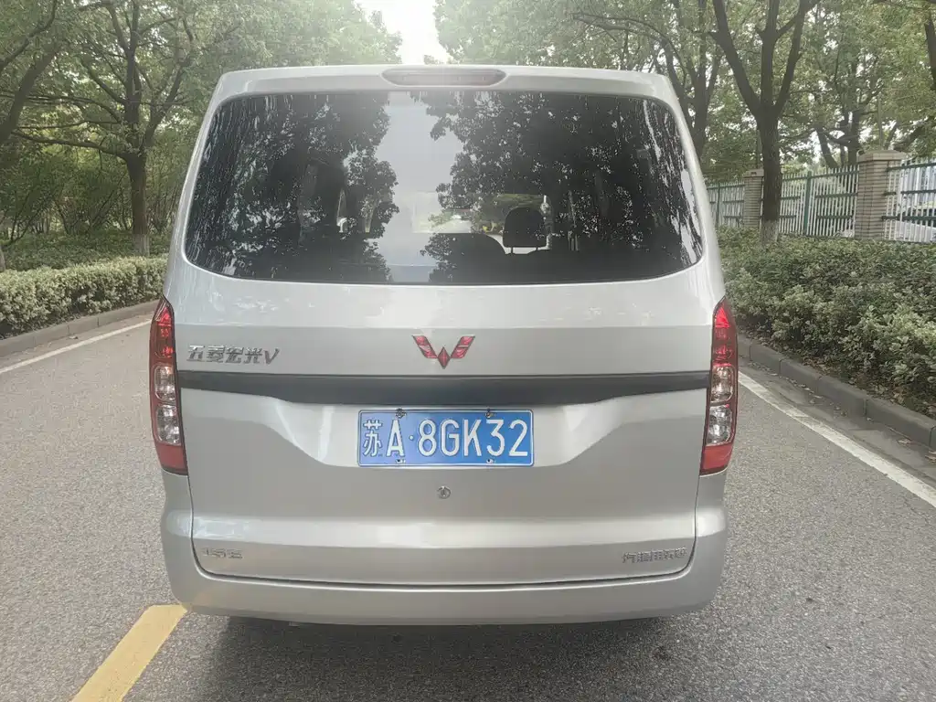 Wuling Hongguang V — миниатюра 5