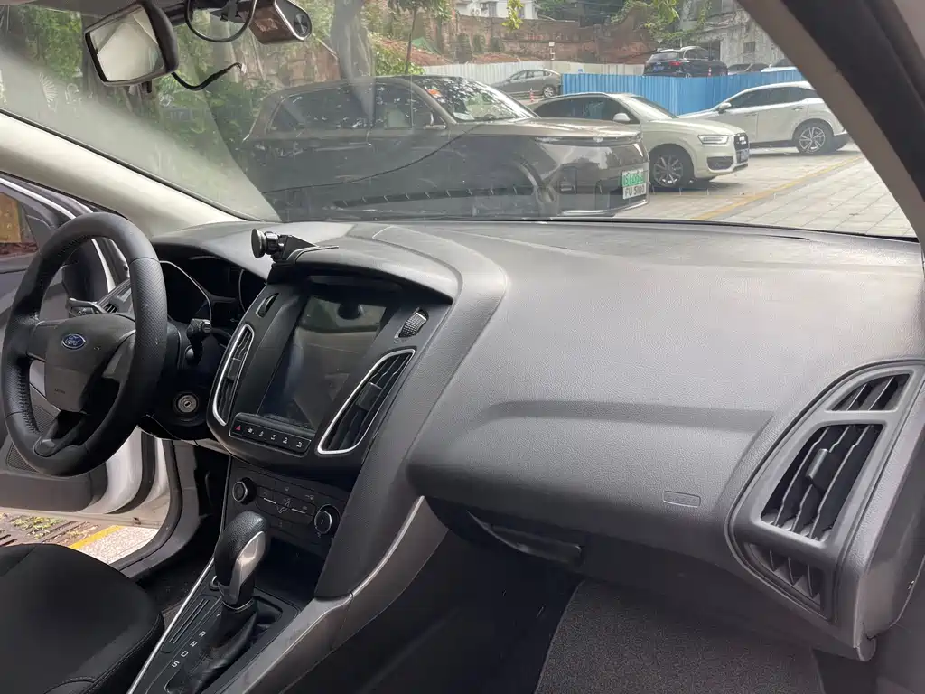Ford Focus — миниатюра 7