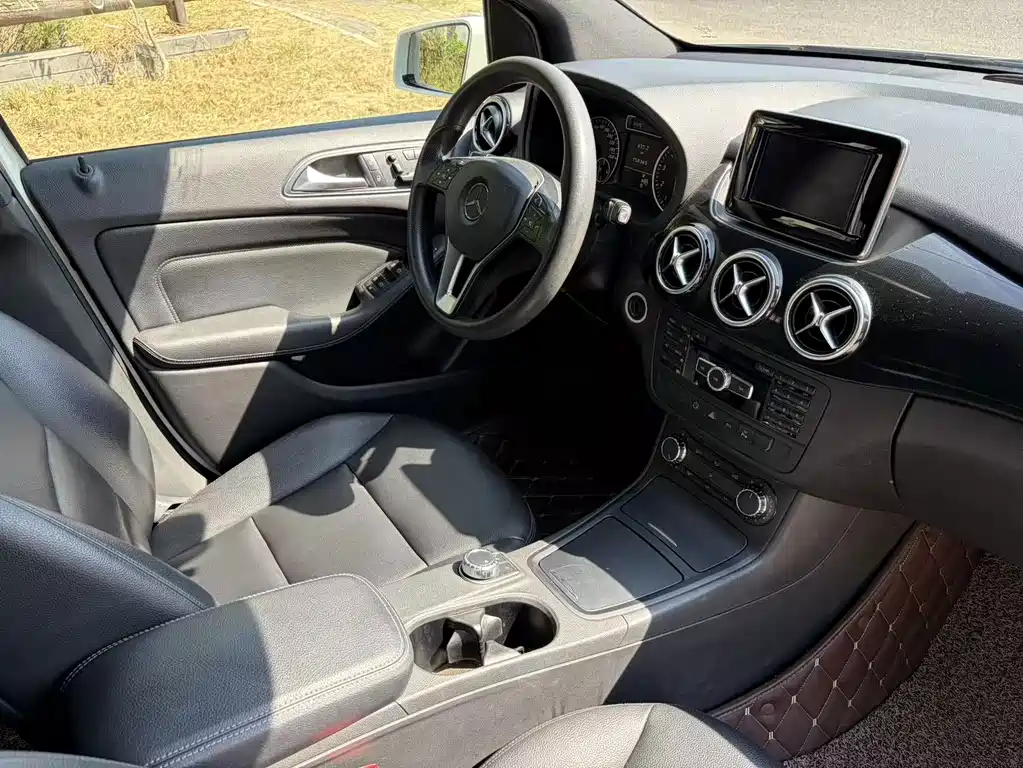 Mercedes-Benz B-Class — миниатюра 10