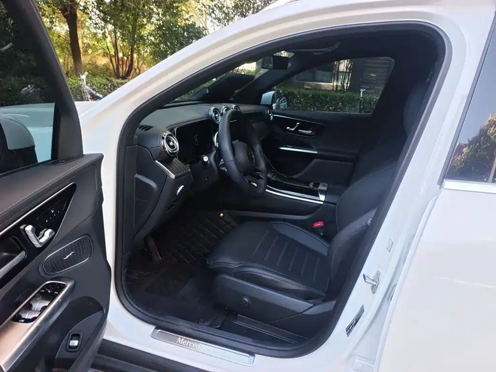 Mercedes-Benz GLC — миниатюра 12