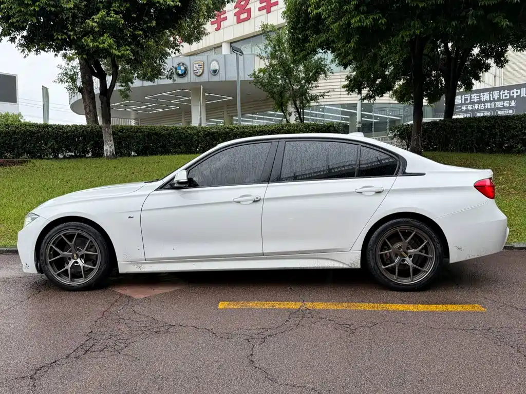 BMW 3 Series — миниатюра 3