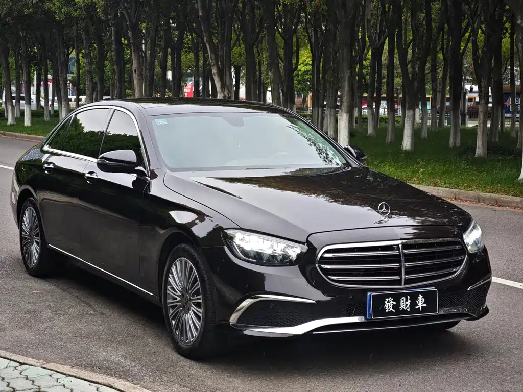 Mercedes-Benz E-Class — миниатюра 3